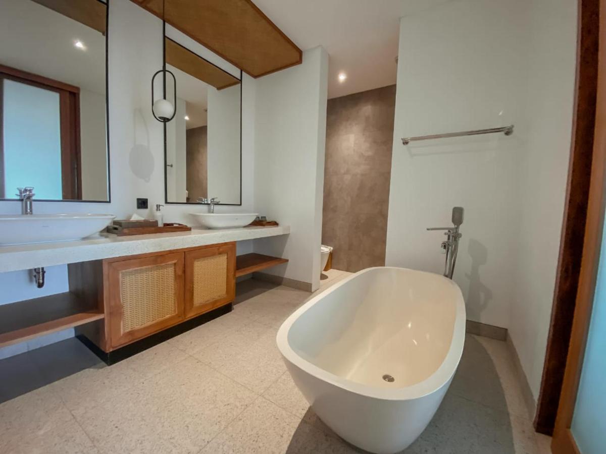 Ophelia Villa Canggu ภายนอก รูปภาพ